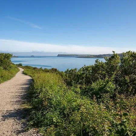 Homestay Trethvor House Ensuite Double With Free Parking In Quiet Residential Area Padstow