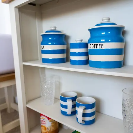 Homestay Trethvor House Ensuite Double With Free Parking In Quiet Residential Area